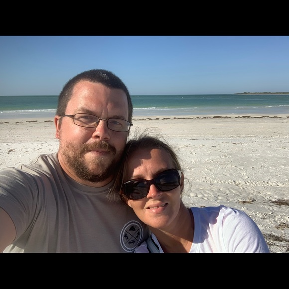 Meet your Posher, Danielle - Picture 2 of 2